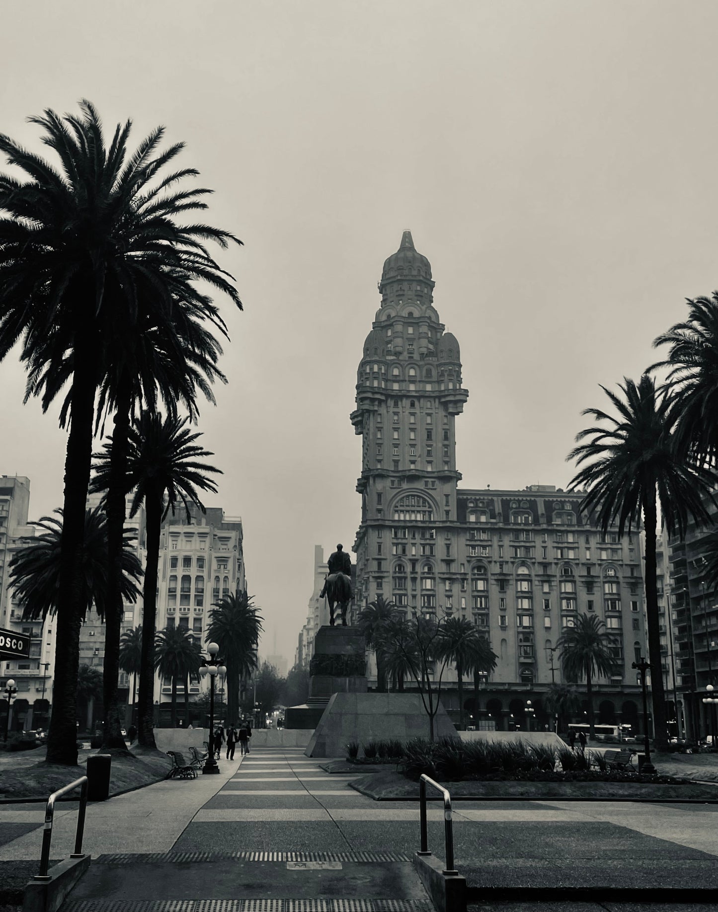 Palacio Salvo, Montevideo